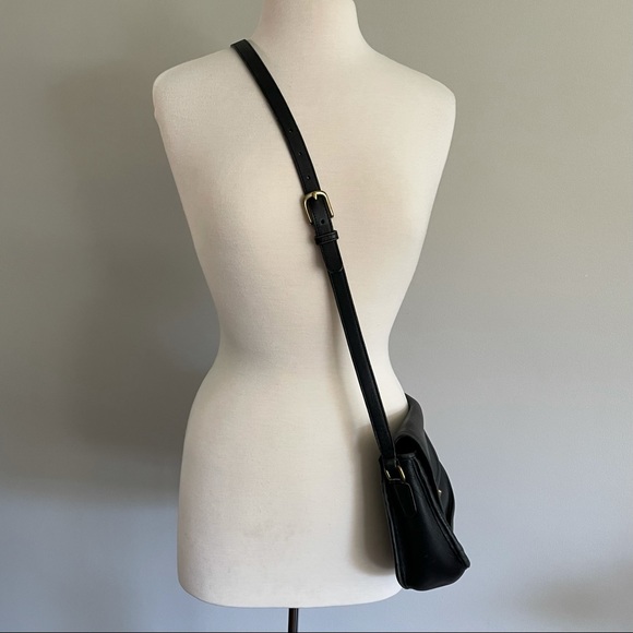 -SOLD- Vintage Coach Black Leather Brass Hardware Purse - Picture 2 of 10